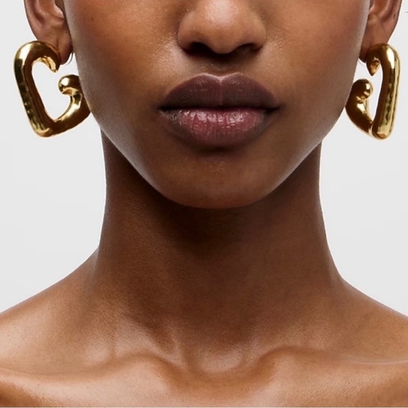 NWT J. Crew Flynn Heart Hoop Earrings with Hypoallergenic Posts - Picture 1 of 11